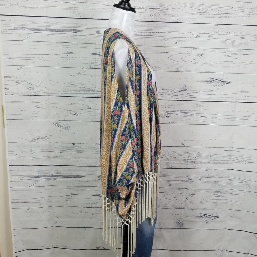 Umgee floral cold shoulder kimono - Picture 4 of 7